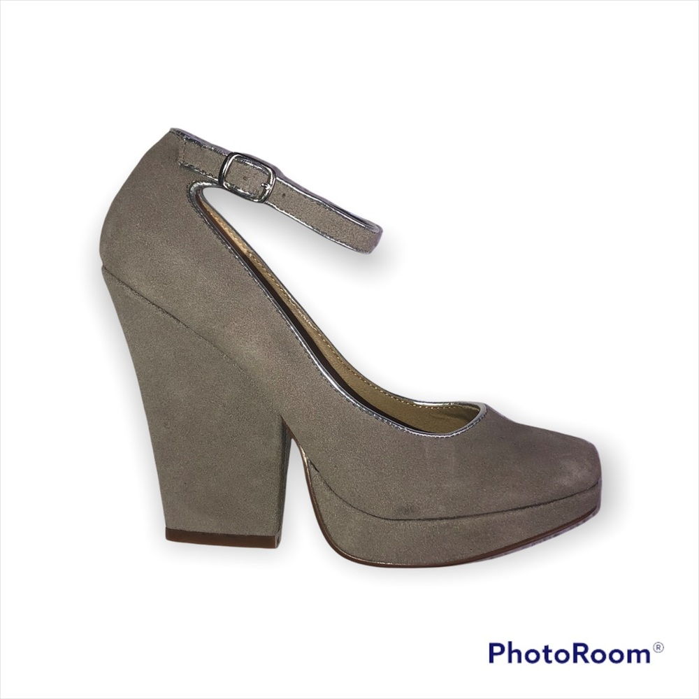 KIMCHI BLUE Taupe Suede Ankle Strap Platform Pumps EUC Size 7